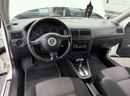 Volkswagen - Golf