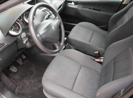 Peugeot - 207