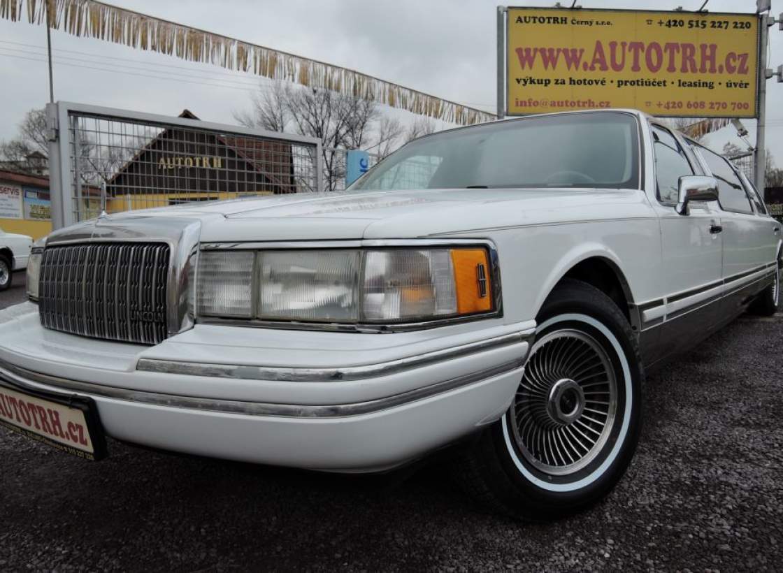 Lincoln - Town Car