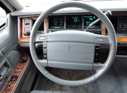 Lincoln - Town Car