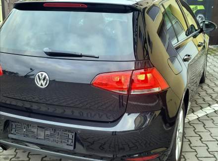 Volkswagen - Golf