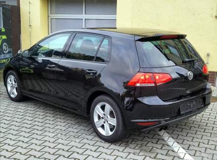 Volkswagen - Golf