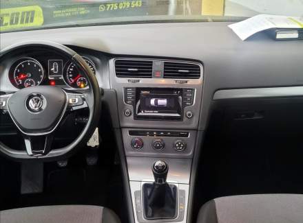 Volkswagen - Golf