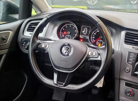 Volkswagen - Golf