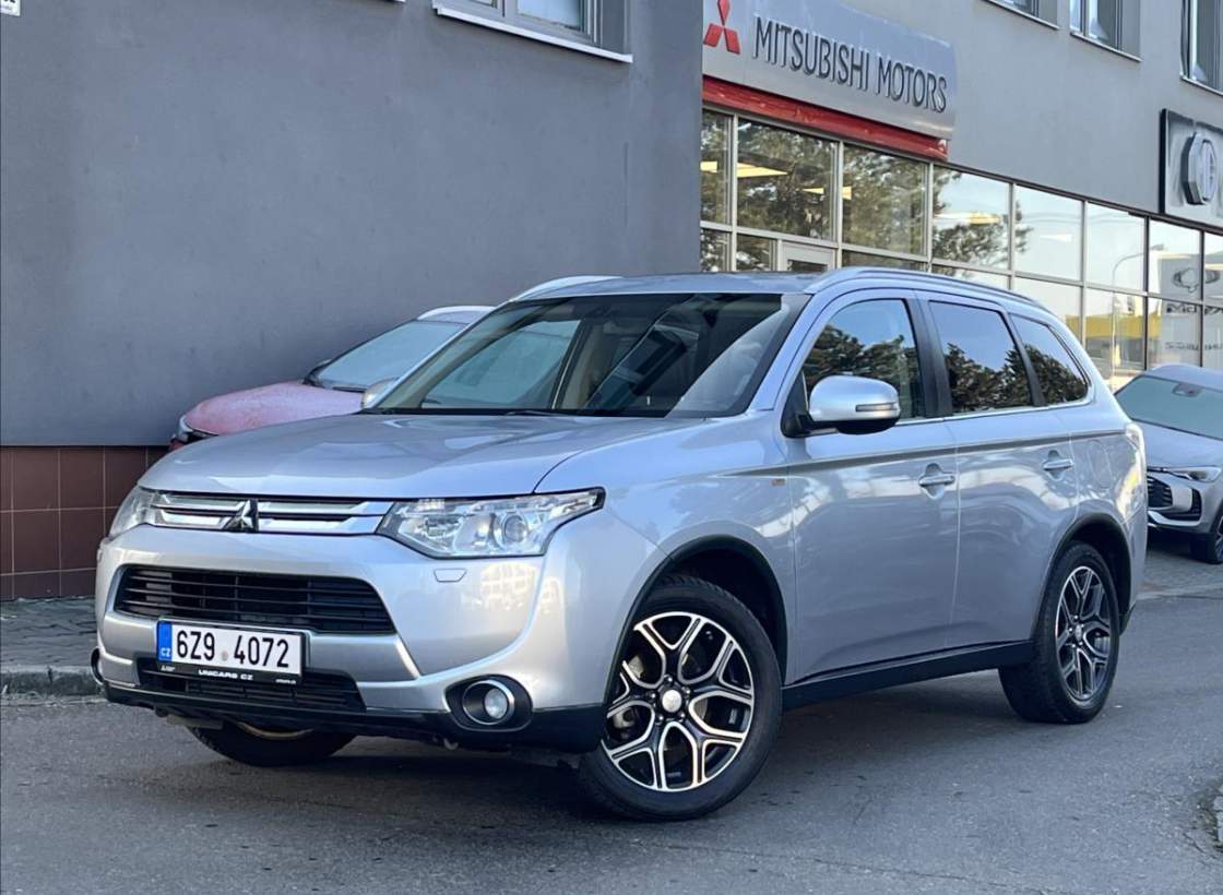 Mitsubishi - Outlander