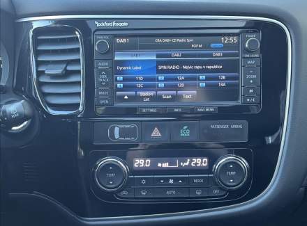 Mitsubishi - Outlander