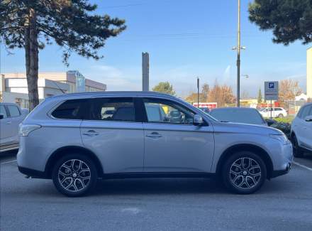 Mitsubishi - Outlander