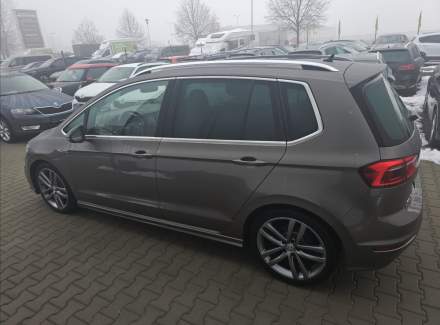 Volkswagen - Golf