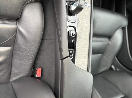 Volvo - V90