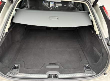 Volvo - V90