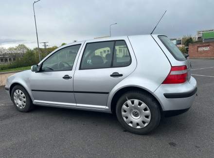 Volkswagen - Golf