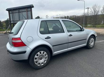 Volkswagen - Golf