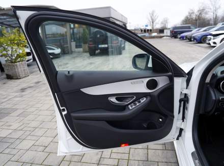 Mercedes-Benz - C-class