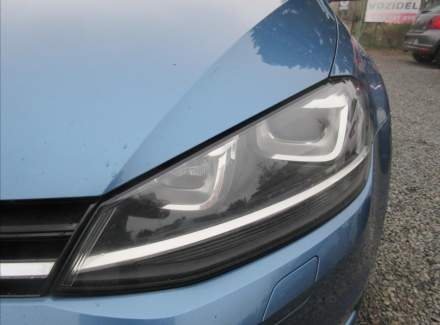 Volkswagen - Golf