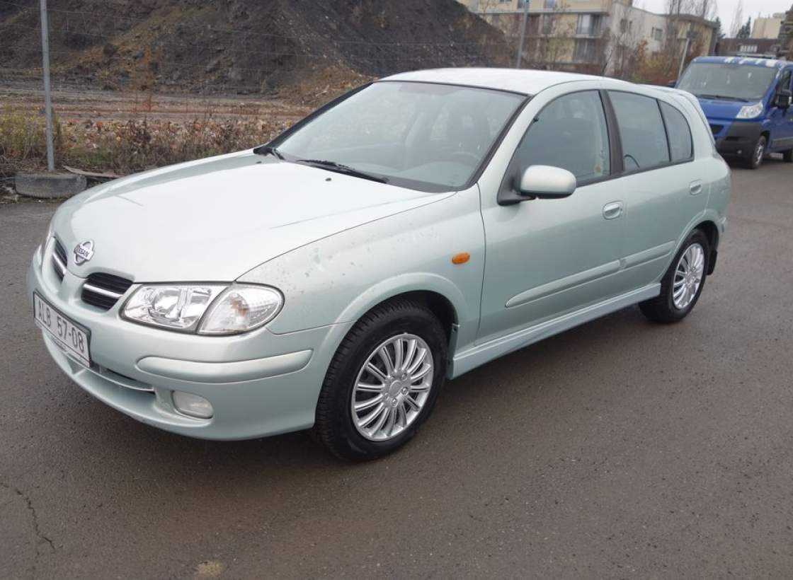 Nissan - Almera