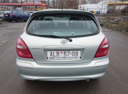 Nissan - Almera