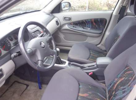 Nissan - Almera