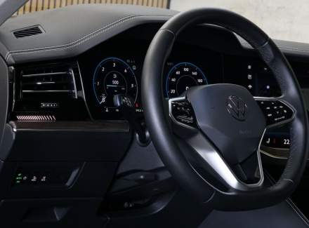 Volkswagen - Touareg