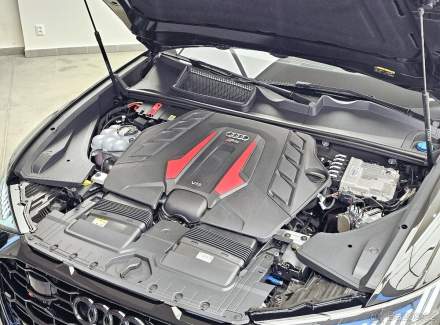 Audi - RS Q8