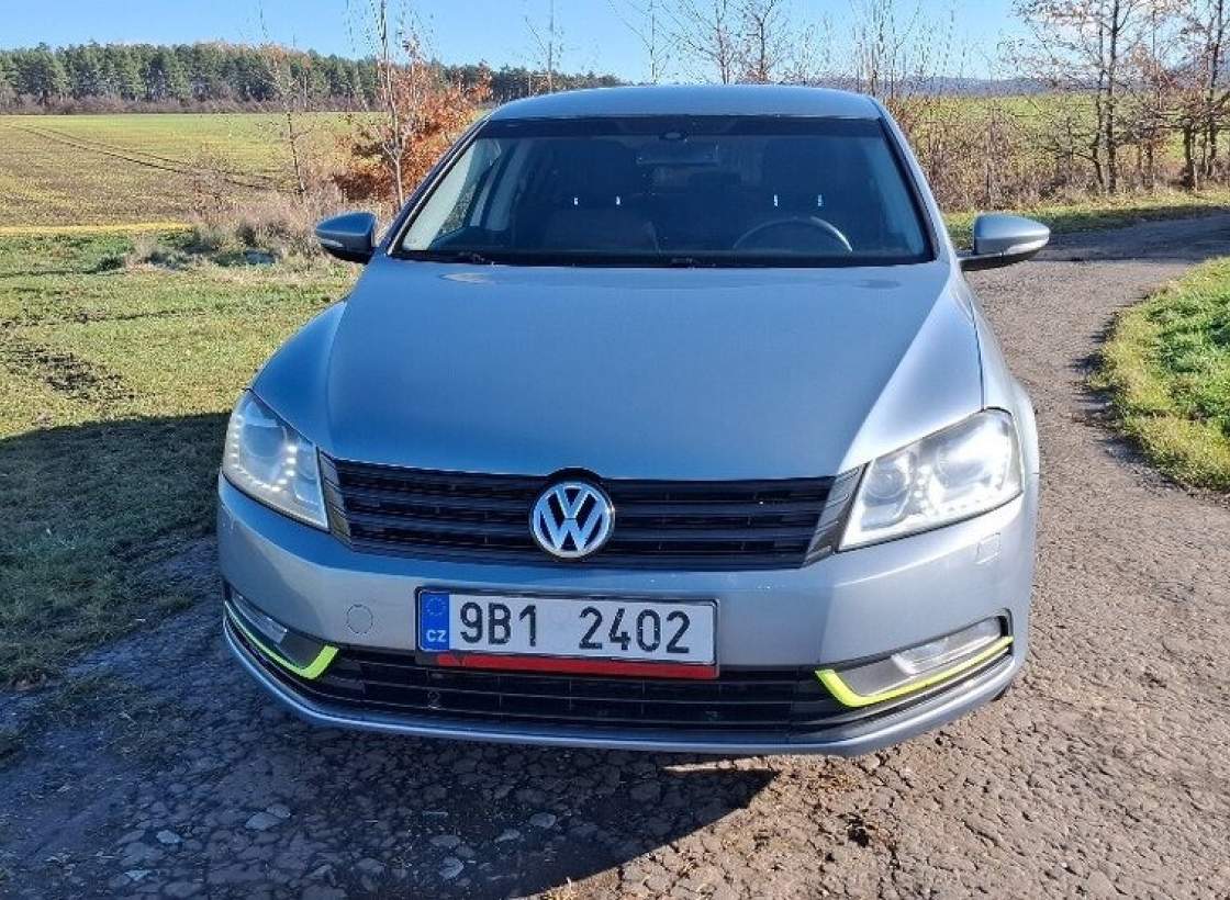 Volkswagen - Passat