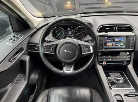 Jaguar - F-Pace