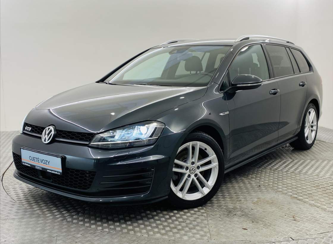 Volkswagen - Golf