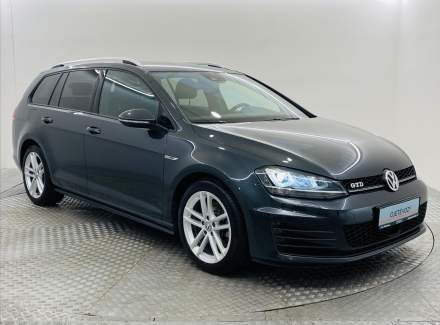 Volkswagen - Golf