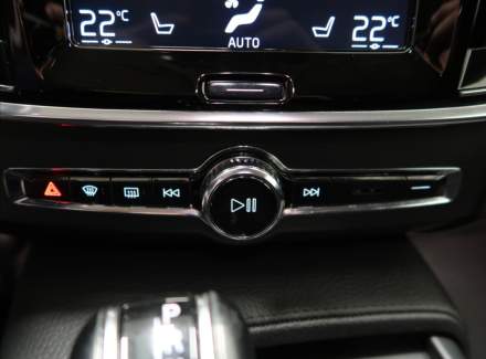 Volvo - V90