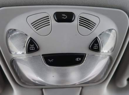 Mercedes-Benz - C-class