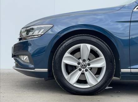 Volkswagen - Passat