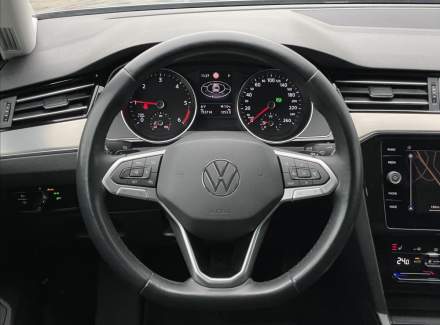 Volkswagen - Passat