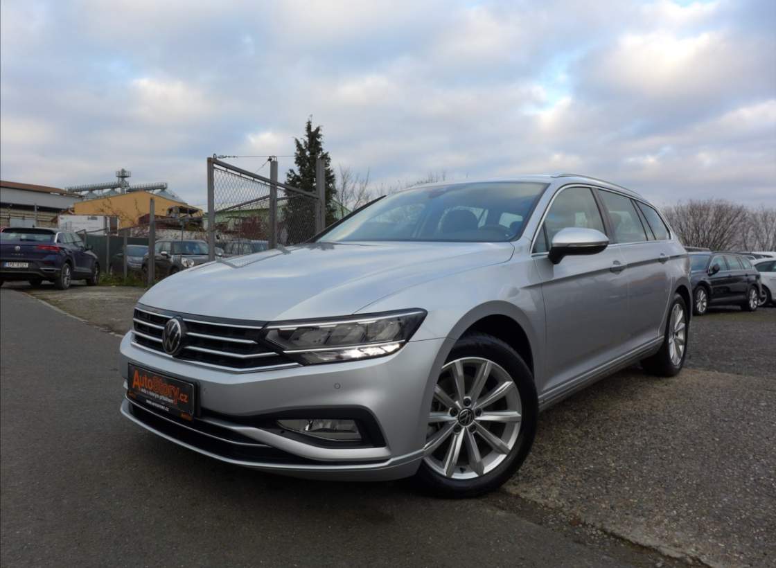 Volkswagen - Passat