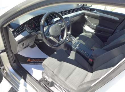 Volkswagen - Passat