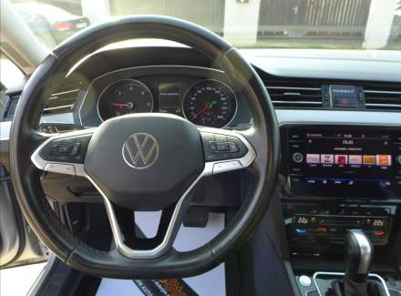 Volkswagen - Passat