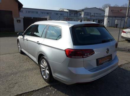 Volkswagen - Passat