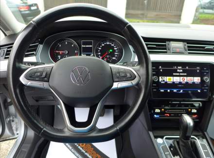 Volkswagen - Passat