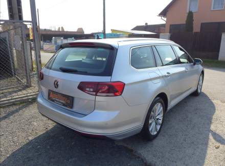 Volkswagen - Passat