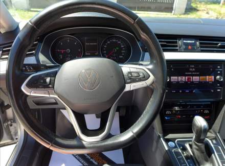 Volkswagen - Passat