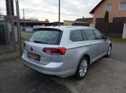 Volkswagen - Passat