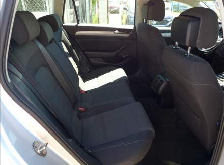 Volkswagen - Passat