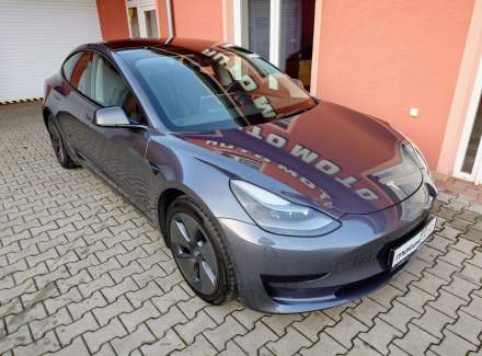 Tesla - Model 3