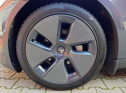 Tesla - Model 3
