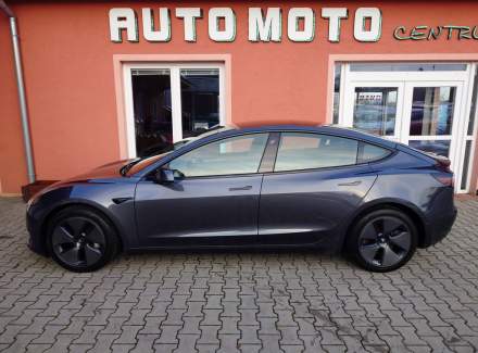 Tesla - Model 3