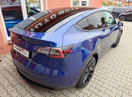 Tesla - Model Y