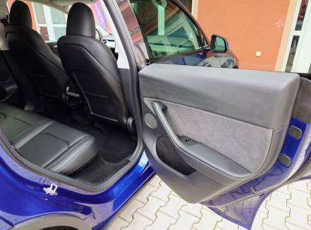 Tesla - Model Y