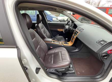 Volvo - V50