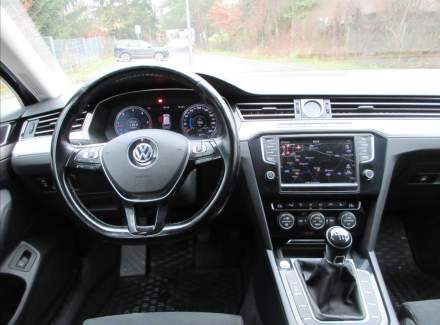 Volkswagen - Passat