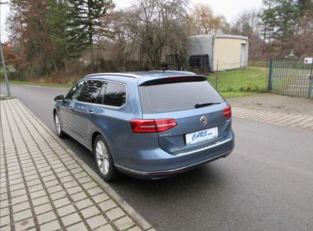 Volkswagen - Passat