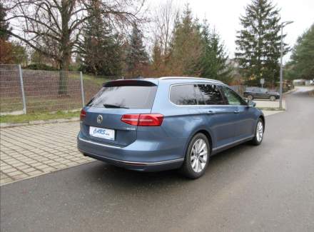 Volkswagen - Passat