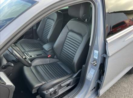 Volkswagen - Passat